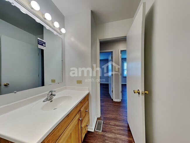 Building Photo - 6605 Goldhaber Ln