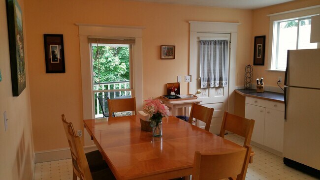 Kitchen looking West on to balcony - 131 SW Hooker St