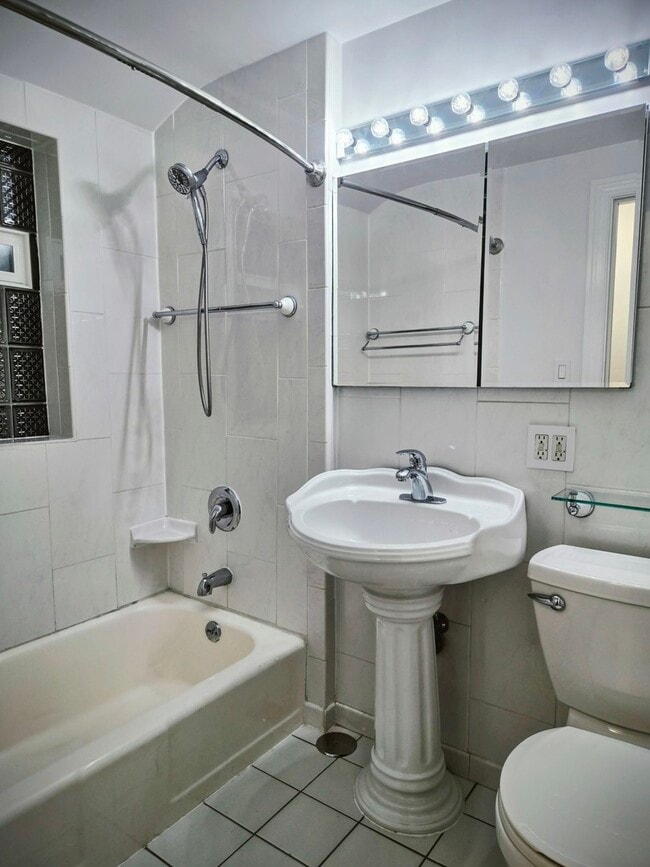 Building Photo - 3803 N Pacific Ave