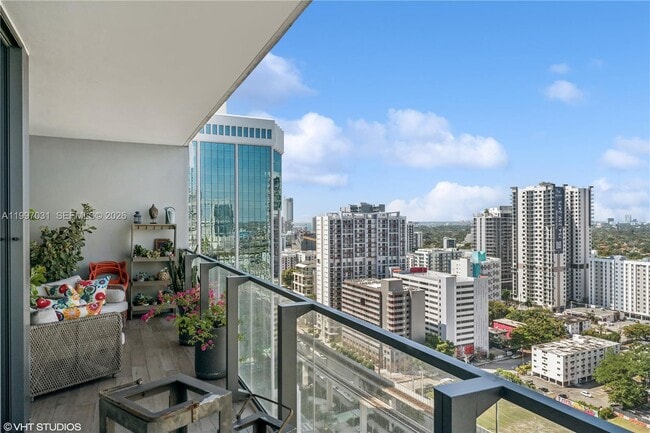 Building Photo - 88 SW 7th St