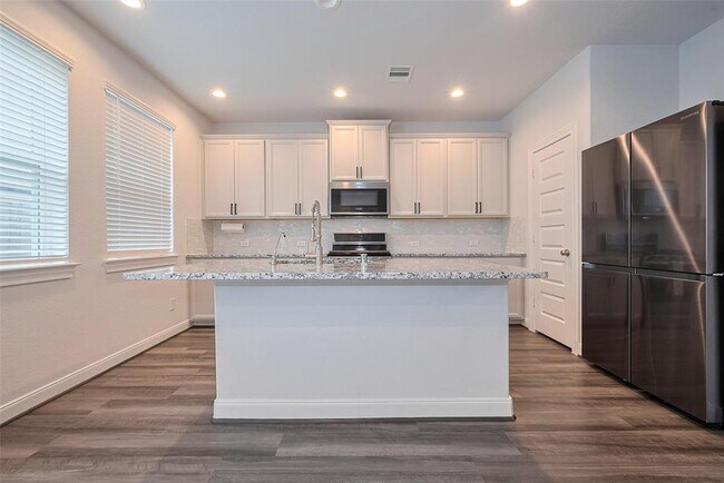 Building Photo - 3115 Planters Peak Dr