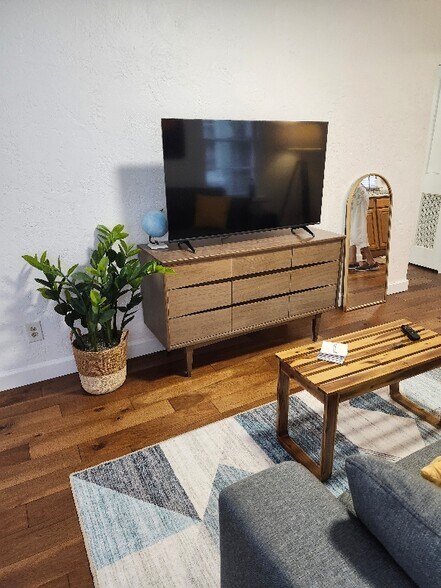 Building Photo - 1322 Hiawatha Ave