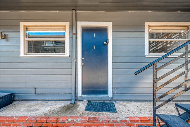 Building Photo - 2420 McDuffie St