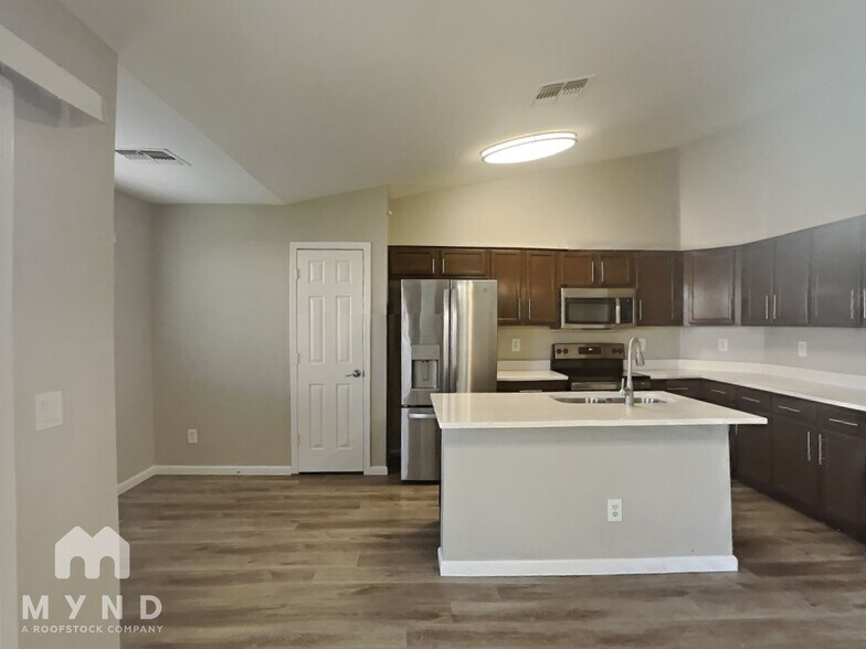 Building Photo - 3412 W Fraktur Rd