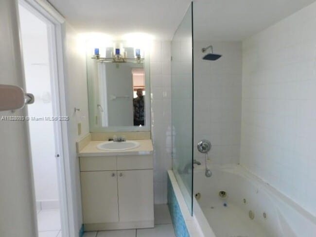 Building Photo - 5900 SW 127th Ave