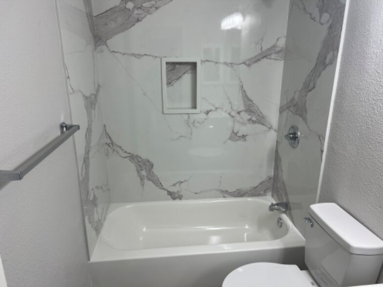 Building Photo - 5641 Passero Way