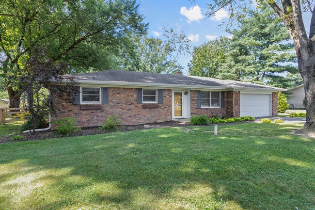 Building Photo - 820 Eaglewood Dr