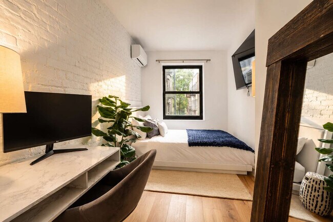 Building Photo - 354 Bowery-SI ID1035000P