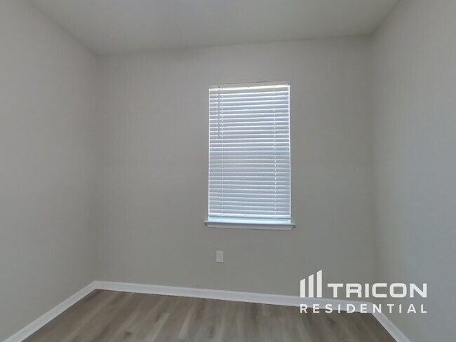 Building Photo - 6316 Dutton Dr