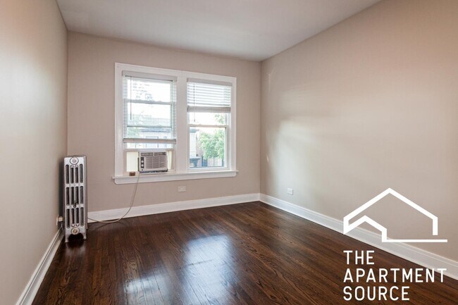 Building Photo - 1432 W Farragut Ave