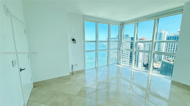 Building Photo - 950 Brickell Bay Dr