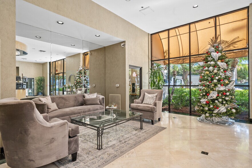 Building Photo - 10535 Wilshire Blvd