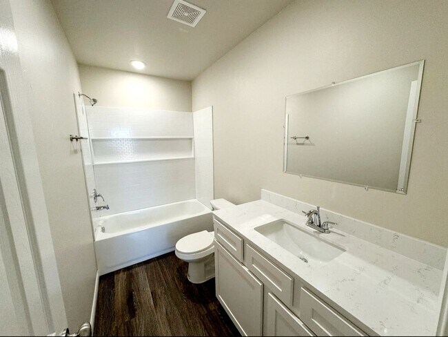 Building Photo - $500.00 OFF 1ST MONTH RENT