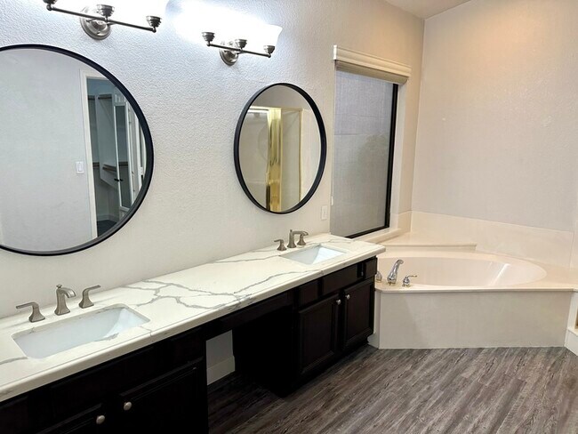 Building Photo - Gorgeous remodel update! No neighbors behind hillside lot