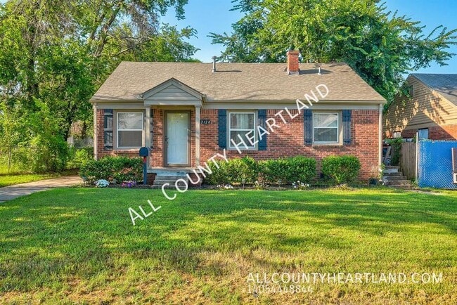 Building Photo - 2128 Hardin Dr