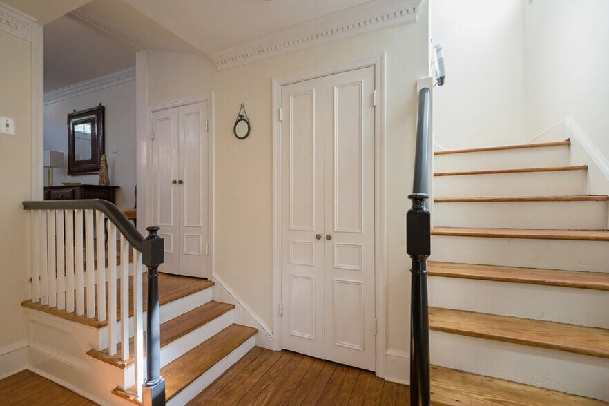 Building Photo - 1680 34th St NW
