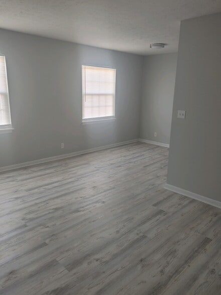 Building Photo - 3108 Springfield Dr