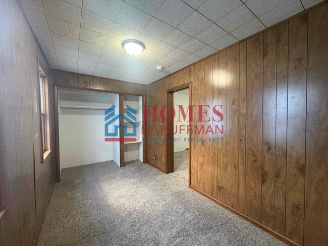 Building Photo - Four Bedroom House | Detached Garage