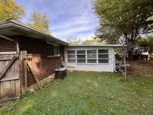 Building Photo - 16 Milton-Potsdam Rd