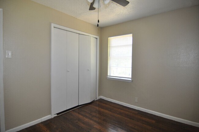Building Photo - Lovely home located in Mesquite at 635 & H...