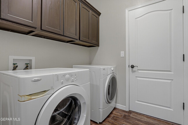 Building Photo - 2508 Eastern Sky St