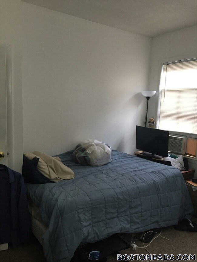 Building Photo - 28 S Huntington Ave