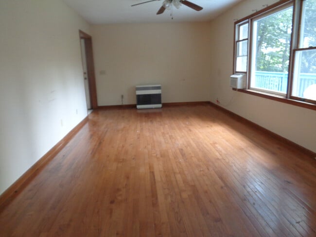 Building Photo - 196 Clyde Williams Dr