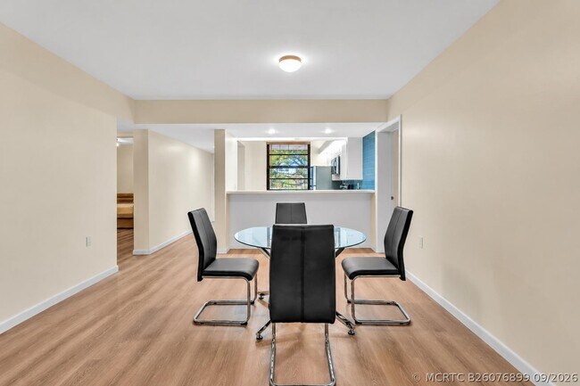Building Photo - 3650 Whitehall Dr
