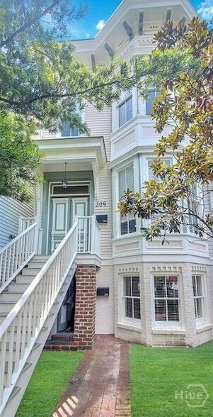 Building Photo - 209 E Duffy St