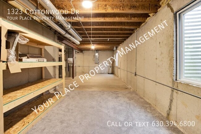 Building Photo - 1323 Cottonwood Dr