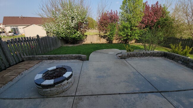 Building Photo - 1426 Dahlgren Ln