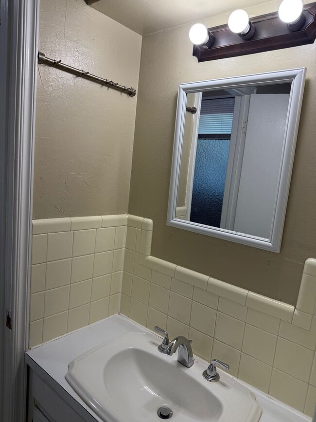 Building Photo - Charming Home in Norman