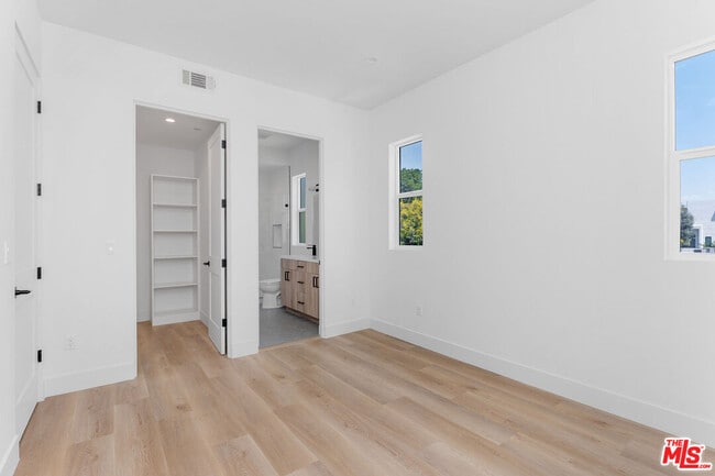 Building Photo - 1821 Ashmore Pl