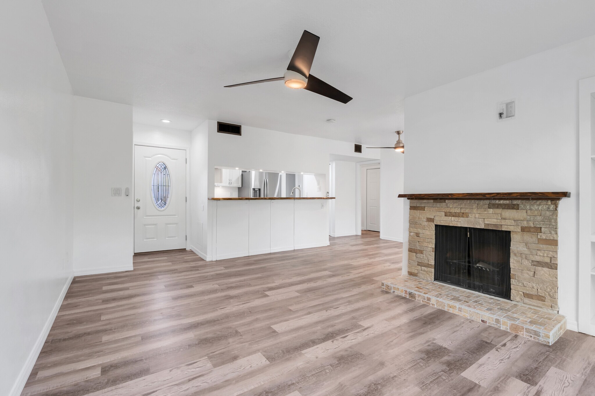 Living room with fire place - 1051 S Highland St