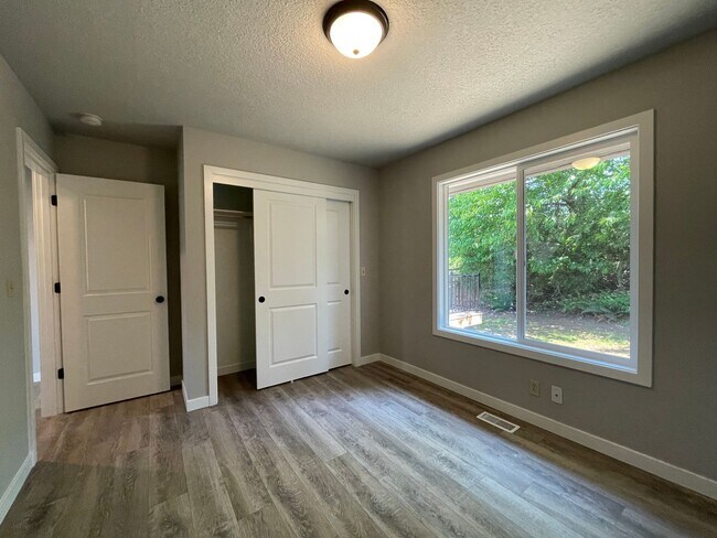 Building Photo - Private Valley Remodeled Home In Damascus 3Bd/2.5Ba with Basement!!! Beautiful Deck with Amazing ...