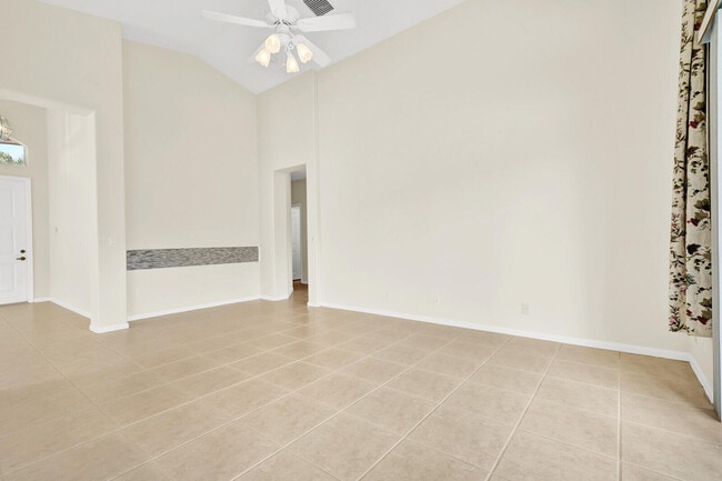 Building Photo - 6404 C Durham Dr