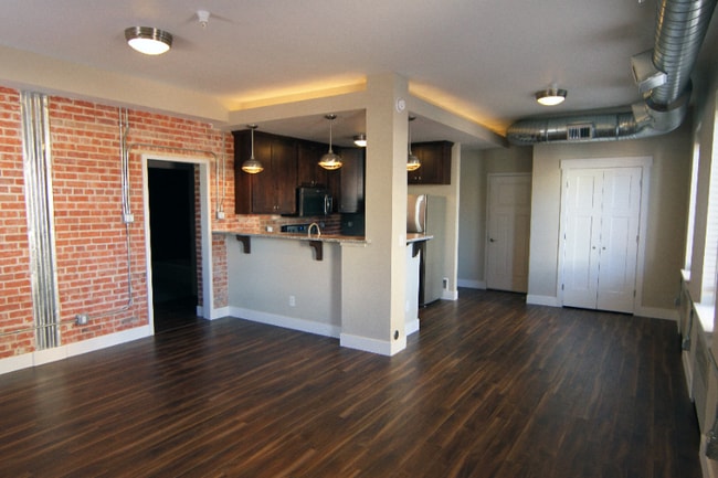 Building Photo - 623 S Wolcott St