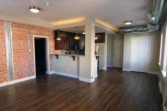 Building Photo - 623 S Wolcott St
