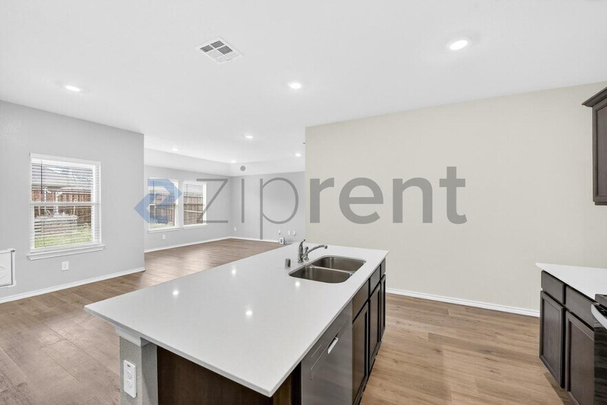 Building Photo - 13137 Rich Ln