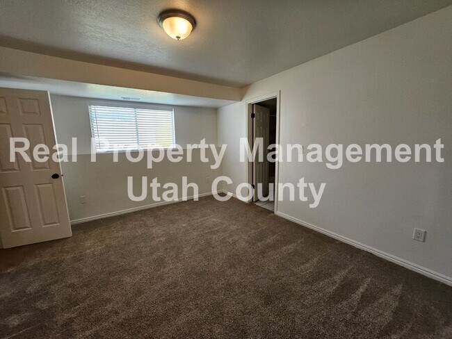 Building Photo - 81 S 220 W St