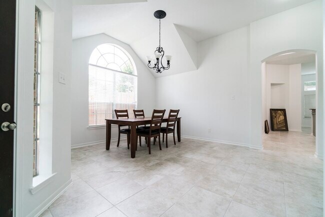 Building Photo - 5602 Painted Trail Dr