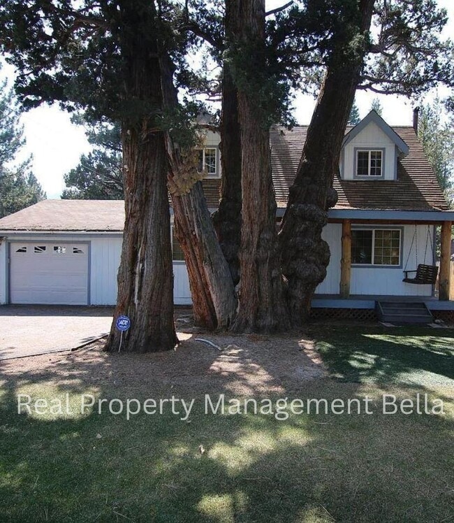 Building Photo - Charming property situated in the highly sought-after South Lake Tahoe Area