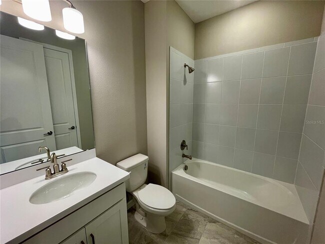 Building Photo - 5929 Oakhaven Ln