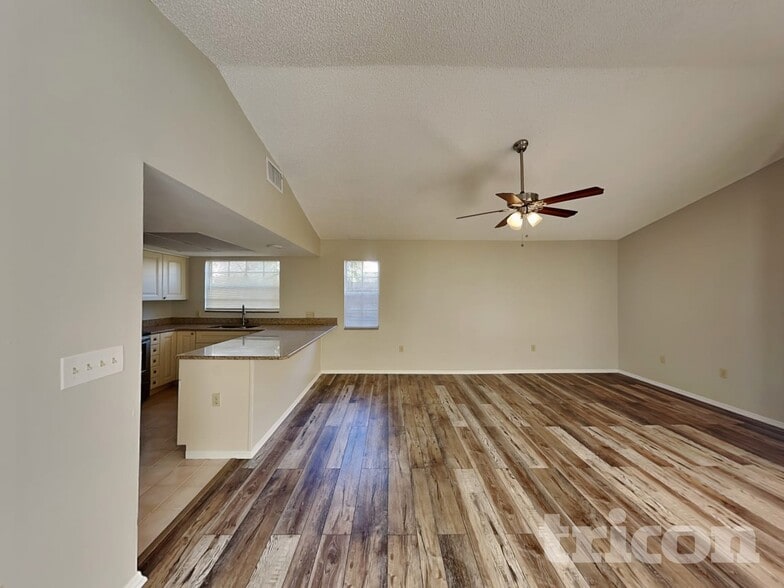 Building Photo - 4944 Harbor Woods Dr