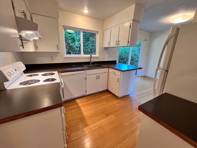 Building Photo - #244-5110 SE 41st Ave