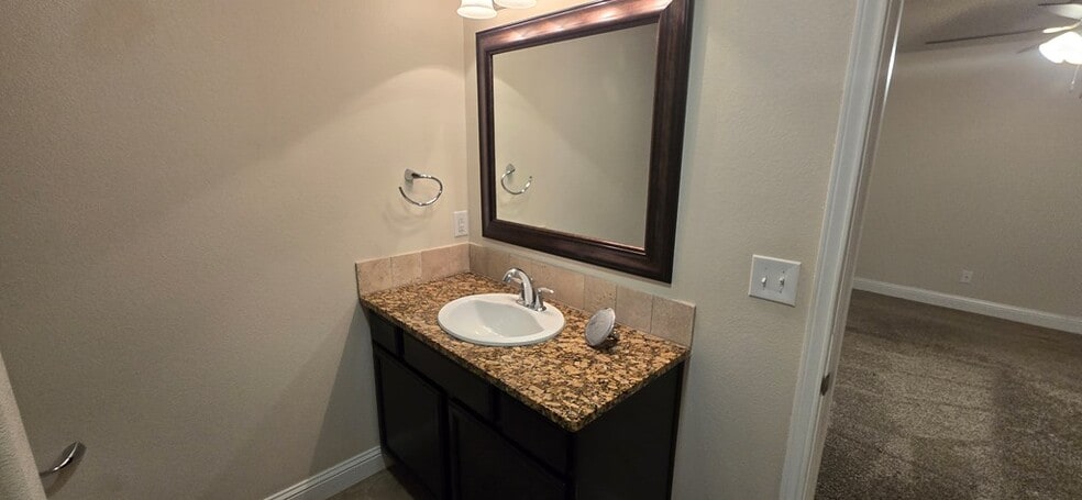 Building Photo - 9500 Sagebrush Ave