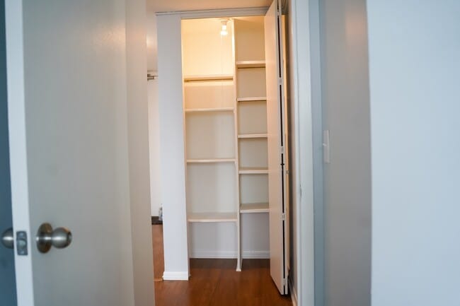 Building Photo - 2728 N Hampden Ct