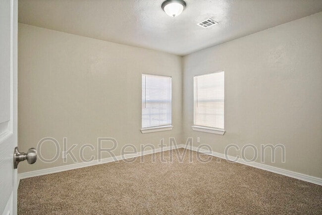 Building Photo - 6703 NW 25th St