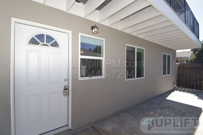 Building Photo - All new 2 bed 1 bath Duplex