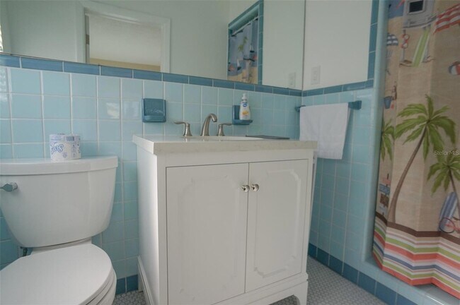 Building Photo - 929 Lantana Ave